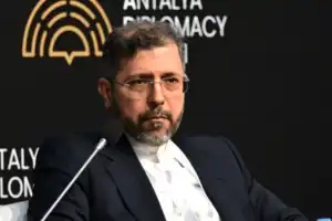 Iran Rejects Temporary Ceasefire, Demands Total End to Regional War - Deputy Minister