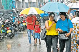 Fairly heavy 75 mm showers expected in several areas today