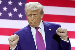 Trump Says “Very Positive Talks” Underway With Iran Amid Strait of Hormuz Tensions