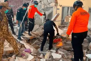 Death Toll Rises to Five After Magnitude 7.7 Earthquake Off Indonesia’s Flores Island